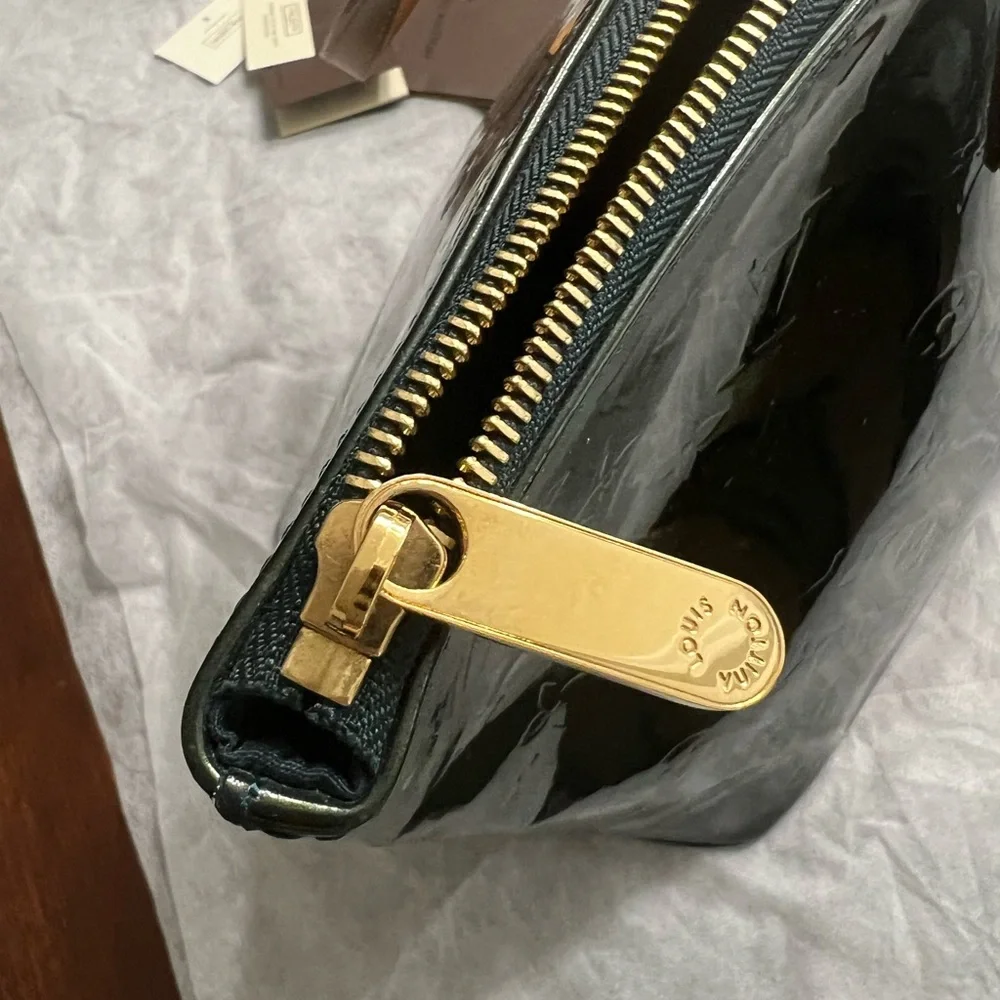 Louis Vuitton Bellview GM - Picture 4 of 12
